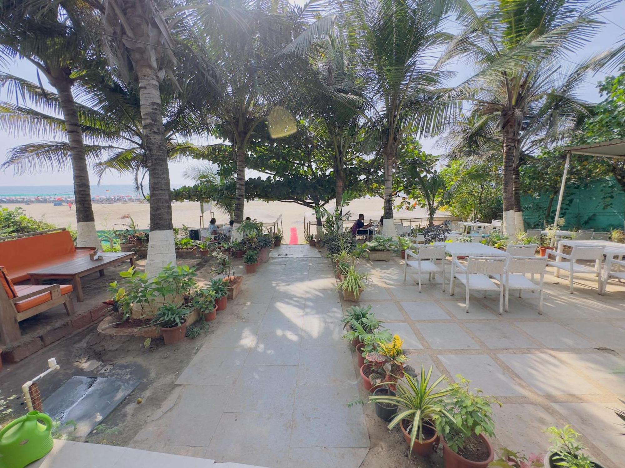 Maitree Beach Resort Arambol Exterior photo